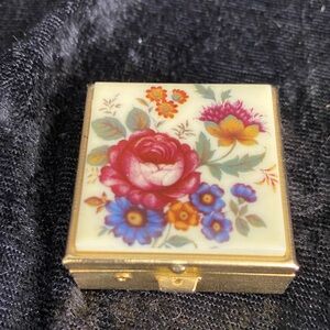 2 Compartment Pill Box Case Flower Gold-tone Metal Clasp Small